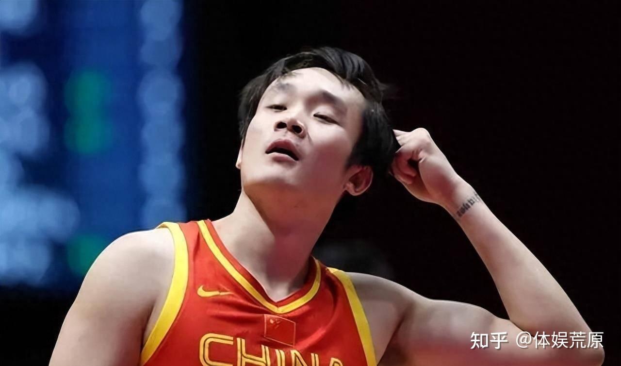 转会期CBA季后赛传出新动向，多伦多猛龙完成体检，管理层表态：话题不断，资深球员宣示担当的简单介绍