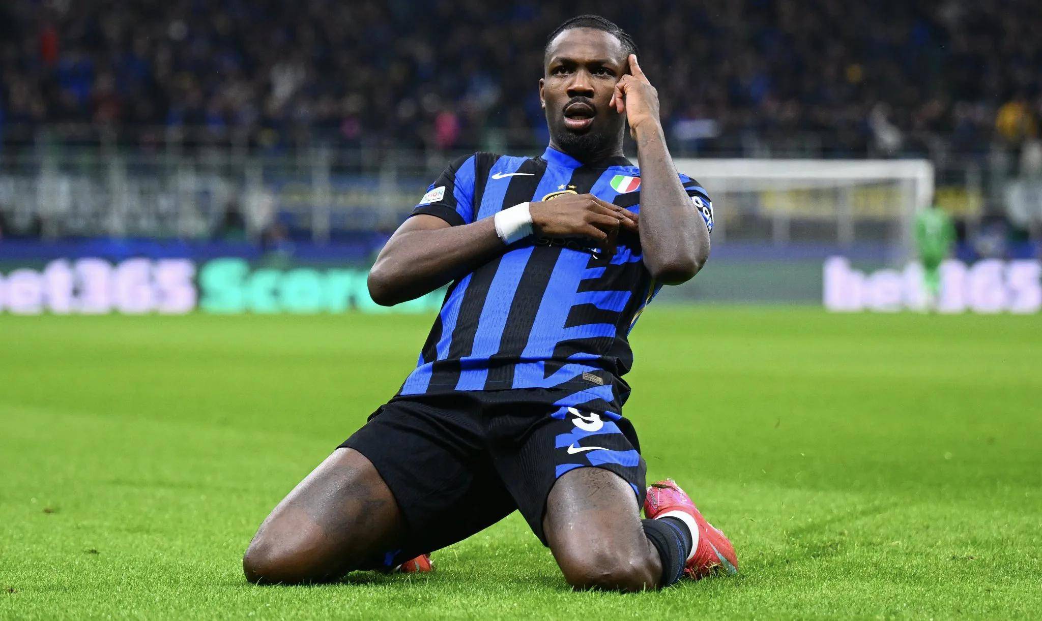 赛前荷甲传出新动向，巴黎圣日耳曼扳平良机，管理层表态——更衣室稳定，医务组通报恢复(荷兰足球国家队赛后新闻)